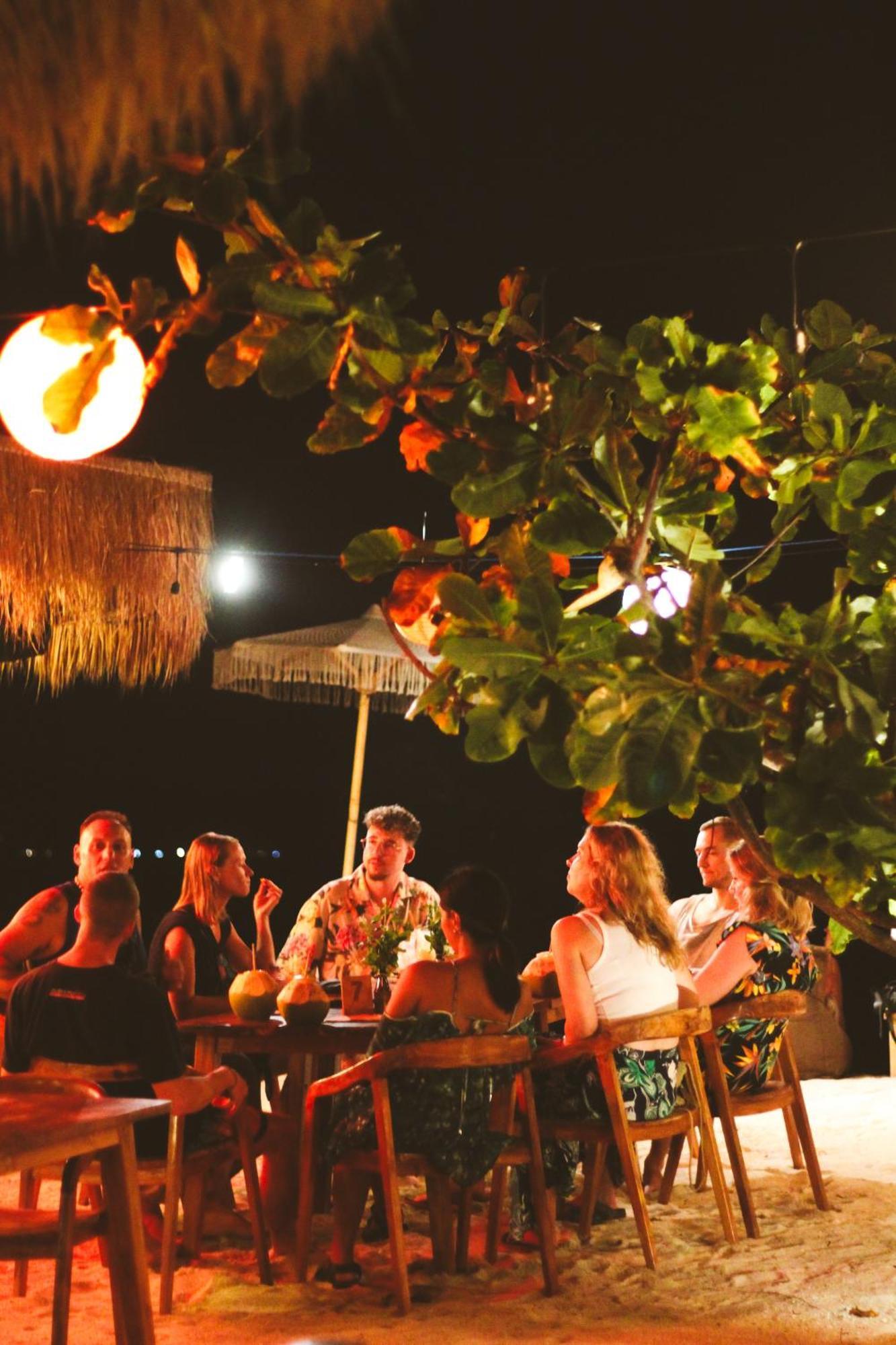 Albergue Lucky'S Gili Air Exterior foto